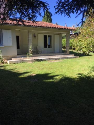 Holiday home Les Pierrottes Pour 2 *